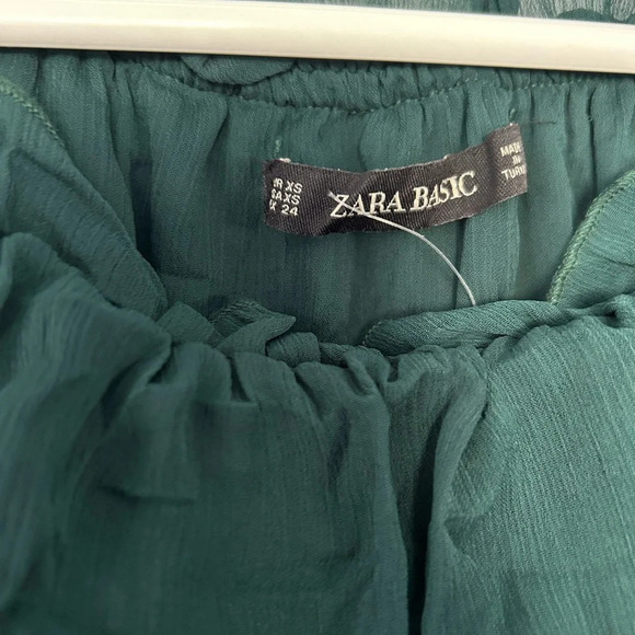 Zara basic XS forest green off shoulder ruffle top - Picture 6 of 6